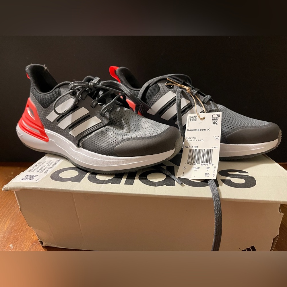 adidas Kids' Rapidasport Bounce Sneaker grey and size 1 NEW